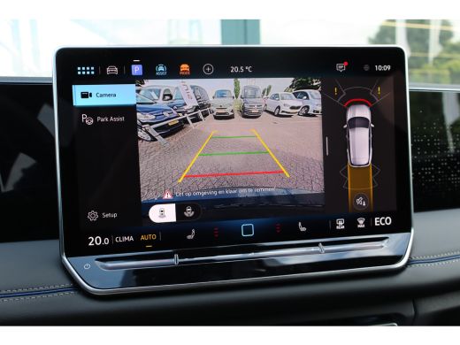 Volkswagen Tiguan R-Line Edition - eHybrid | 'App-Connect' draadloze smartphone integratie | Automatische afstandsr... ActivLease financial lease