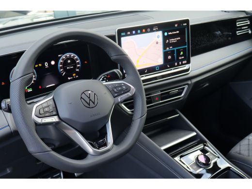 Volkswagen Tiguan R-Line Edition - eHybrid | 'App-Connect' draadloze smartphone integratie | Automatische afstandsr... ActivLease financial lease