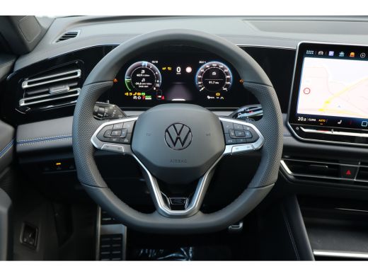 Volkswagen Tiguan R-Line Edition - eHybrid | 'App-Connect' draadloze smartphone integratie | Automatische afstandsr... ActivLease financial lease