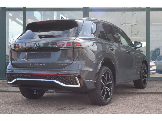 Volkswagen Tiguan R-Line Edition - eHybrid | 'App-Connect' draadloze smartphone integratie | Automatische afstandsr... ActivLease financial lease