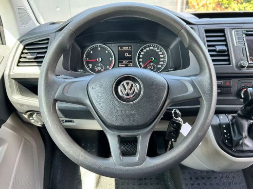 Volkswagen Transporter 2.0 TDI 150 PK DSG AUTOM HIGHLINE / L2H1 / 1e EIG. / ACHTERKLEP / AIRCO / CRUISE / NAVI / PDC ActivLease financial lease
