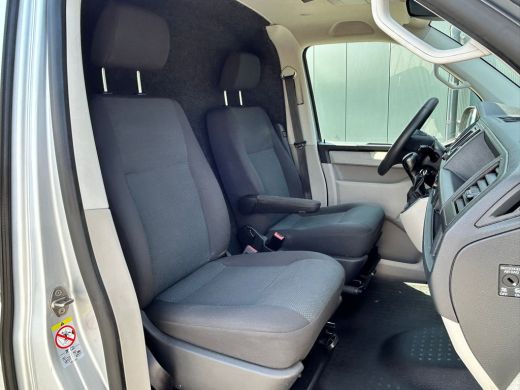 Volkswagen Transporter 2.0 TDI 150 PK DSG AUTOM HIGHLINE / L2H1 / 1e EIG. / ACHTERKLEP / AIRCO / CRUISE / NAVI / PDC ActivLease financial lease