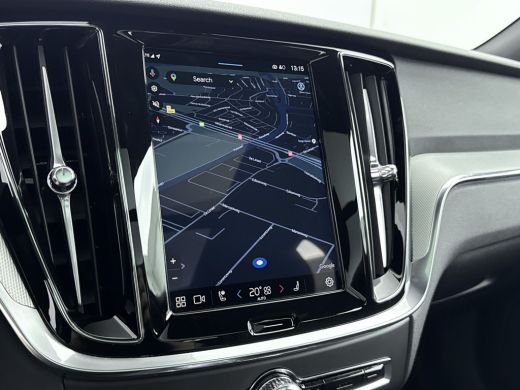 Volvo  V60 2.0 T6 Plug-in hybrid AWD Plus Dark | Trekhaak | Panoramadak | Harman Kardon Audio | PDC + 360 Ca... ActivLease financial lease