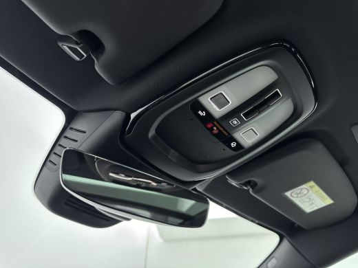 Volvo  V60 2.0 T6 Plug-in hybrid AWD Plus Dark | Trekhaak | Panoramadak | Harman Kardon Audio | PDC + 360 Ca... ActivLease financial lease