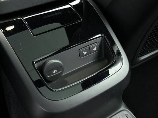 Volvo  V60 2.0 T6 Plug-in hybrid AWD Plus Dark | Trekhaak | Panoramadak | Harman Kardon Audio | PDC + 360 Ca... ActivLease financial lease