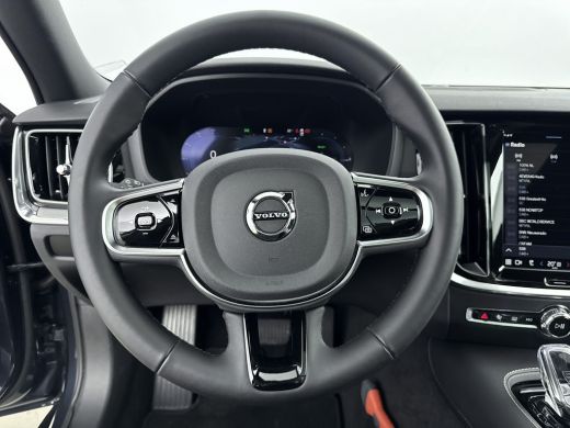 Volvo  V60 2.0 T6 Plug-in hybrid AWD Plus Dark | Trekhaak | Panoramadak | Harman Kardon Audio | PDC + 360 Ca... ActivLease financial lease