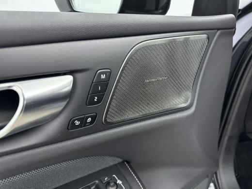 Volvo  V60 2.0 T6 Plug-in hybrid AWD Plus Dark | Trekhaak | Panoramadak | Harman Kardon Audio | PDC + 360 Ca... ActivLease financial lease