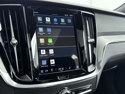 Volvo  V60 2.0 T6 Plug-in hybrid AWD Plus Dark | Trekhaak | Panoramadak | Harman Kardon Audio | PDC + 360 Ca... ActivLease financial lease