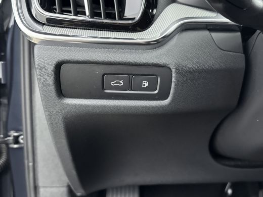 Volvo  V60 2.0 T6 Plug-in hybrid AWD Plus Dark | Trekhaak | Panoramadak | Harman Kardon Audio | PDC + 360 Ca... ActivLease financial lease