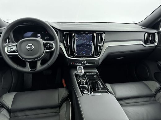 Volvo  V60 2.0 T6 Plug-in hybrid AWD Plus Dark | Trekhaak | Panoramadak | Harman Kardon Audio | PDC + 360 Ca... ActivLease financial lease