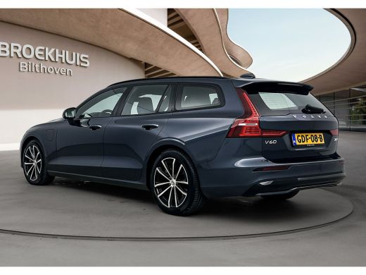 Volvo  V60 2.0 T6 Plug-in hybrid AWD Plus Dark | Trekhaak | Panoramadak | Harman Kardon Audio | PDC + 360 Ca... ActivLease financial lease