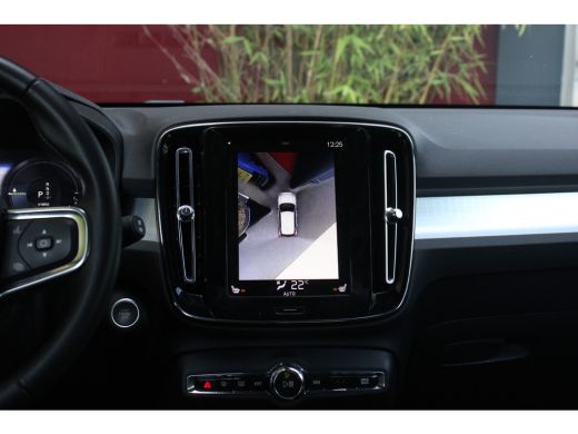 Volvo  XC40 1.5 T5 Twin Engine Momentum Pro | Adaptive Cruise | BLIS | 360 Camera | Stoelverwarming ActivLease financial lease