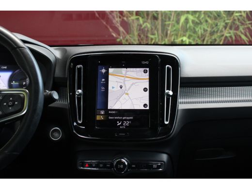 Volvo  XC40 1.5 T5 Twin Engine R-Design | 19" Velgen | Parkeerhulp | Botsingspreventie ActivLease financial lease