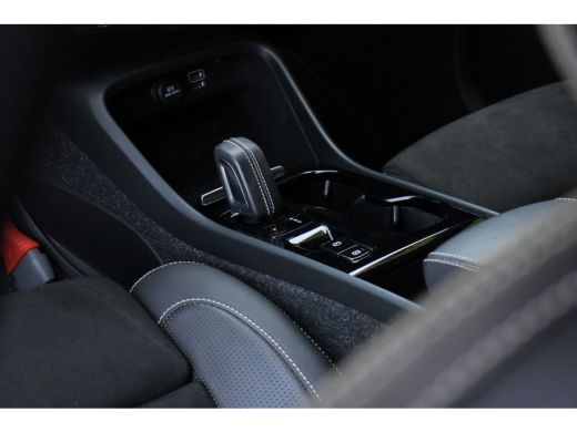 Volvo  XC40 1.5 T5 Twin Engine R-Design | 19" Velgen | Parkeerhulp | Botsingspreventie ActivLease financial lease