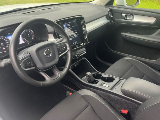 Volvo  XC40 2.0 T4 Momentum Pro | Pilot Assist | Camera | CarPlay | BLIS | ActivLease financial lease