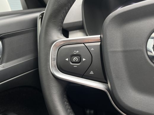 Volvo  XC40 2.0 T4 Momentum Pro | Pilot Assist | Camera | CarPlay | BLIS | ActivLease financial lease