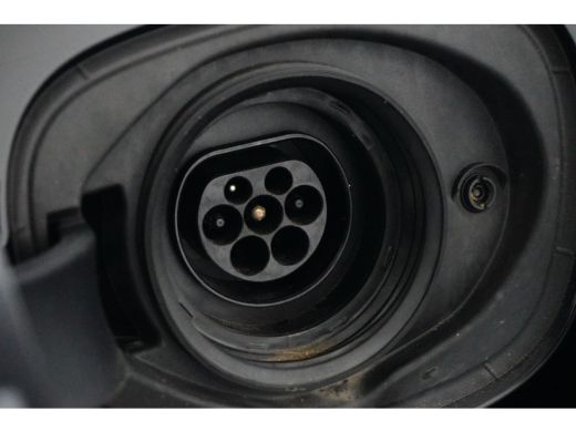 Volvo  XC60 2.0 T8 Plug-in Hybrid Plus Dark | Panoramadak | 360 Camera | Pilot Assist | Full-LED | ActivLease financial lease
