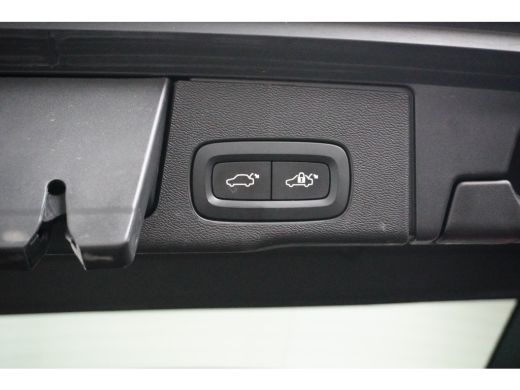 Volvo  XC60 2.0 T8 Plug-in Hybrid Plus Dark | Panoramadak | 360 Camera | Pilot Assist | Full-LED | ActivLease financial lease