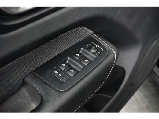 Volvo  XC60 2.0 T8 Plug-in Hybrid Plus Dark | Panoramadak | 360 Camera | Pilot Assist | Full-LED | ActivLease financial lease
