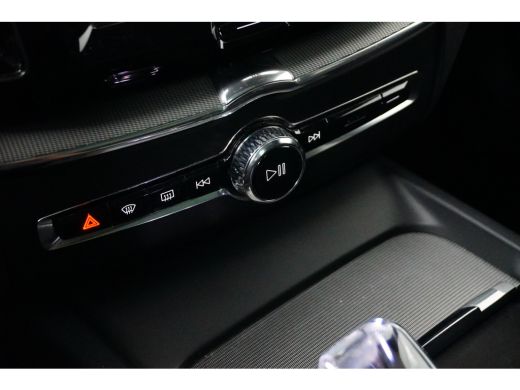 Volvo  XC60 2.0 T8 Plug-in Hybrid Plus Dark | Panoramadak | 360 Camera | Pilot Assist | Full-LED | ActivLease financial lease