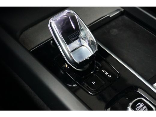 Volvo  XC60 2.0 T8 Plug-in Hybrid Plus Dark | Panoramadak | 360 Camera | Pilot Assist | Full-LED | ActivLease financial lease