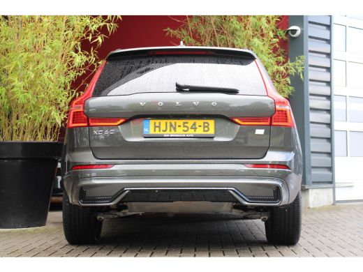 Volvo  XC60 2.0 T8 Plug-in hybrid AWD R-Design | Trekhaak | Achteruitrijcamera | Schuif-/kanteldak | BLIS | A... ActivLease financial lease