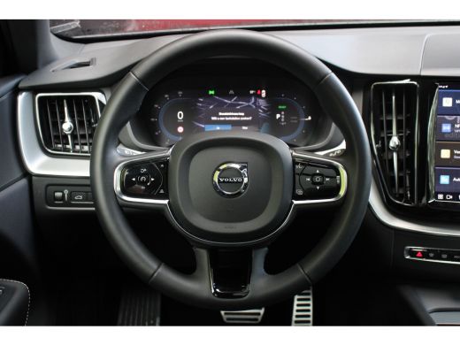 Volvo  XC60 2.0 T8 Plug-in hybrid AWD R-Design | Trekhaak | Achteruitrijcamera | Schuif-/kanteldak | BLIS | A... ActivLease financial lease