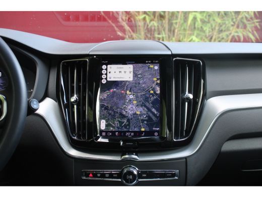 Volvo  XC60 2.0 T8 Plug-in hybrid AWD R-Design | Trekhaak | Achteruitrijcamera | Schuif-/kanteldak | BLIS | A... ActivLease financial lease