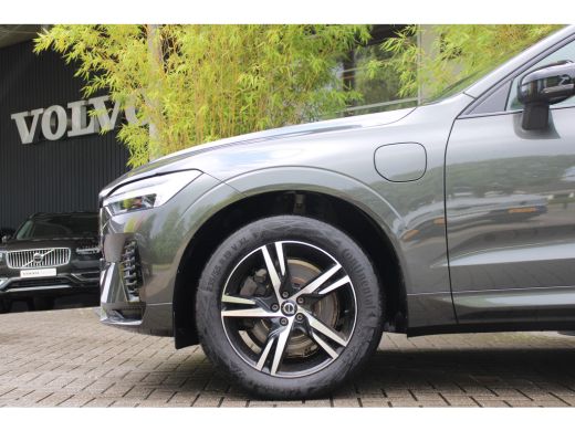 Volvo  XC60 2.0 T8 Plug-in hybrid AWD R-Design | Trekhaak | Achteruitrijcamera | Schuif-/kanteldak | BLIS | A... ActivLease financial lease