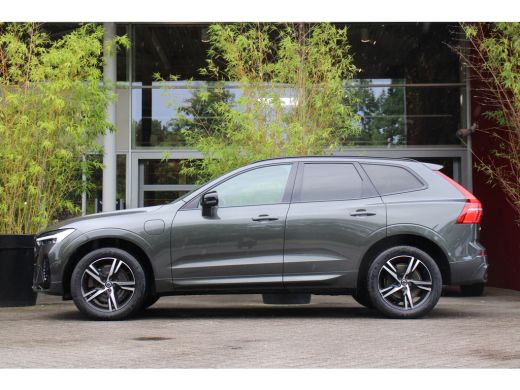 Volvo  XC60 2.0 T8 Plug-in hybrid AWD R-Design | Trekhaak | Achteruitrijcamera | Schuif-/kanteldak | BLIS | A... ActivLease financial lease