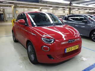 Fiat 500e 42 kWh 3 Fase | Pack Style + Pack Comfort | Navigatie | Stoelverwarming | DAB+ | Dodehoek-Detecti...