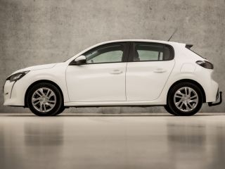 Peugeot 208 1.2 PureTech Sport (APPLE CARPLAY, GROOT NAVI, 360 CAMERA, LM VELGEN, SPORTSTOELEN, TREKHAAK, PAR...