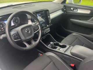 Volvo  XC40 2.0 T4 Momentum Pro | Pilot Assist | Camera | CarPlay | BLIS |