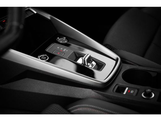 Audi A3 Sportback 30 TFSI 110pk S edition | Stoelverwarming | Ambiente Lichtpakket Plus | Getint Glas ActivLease financial lease