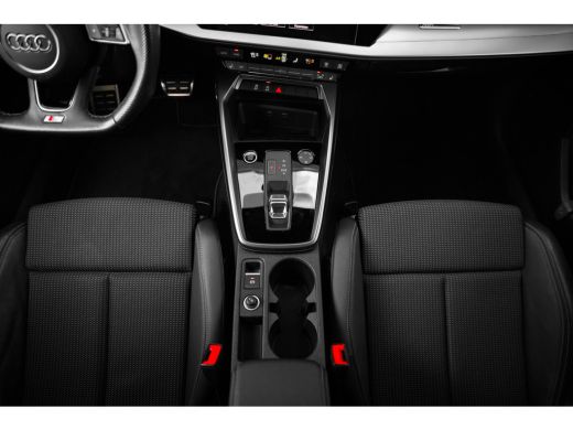 Audi A3 Sportback 30 TFSI 110pk S edition | Stoelverwarming | Ambiente Lichtpakket Plus | Getint Glas ActivLease financial lease
