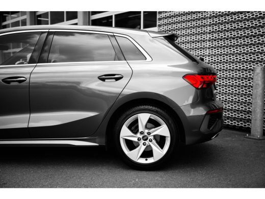 Audi A3 Sportback 30 TFSI 110pk S edition | Stoelverwarming | Ambiente Lichtpakket Plus | Getint Glas ActivLease financial lease