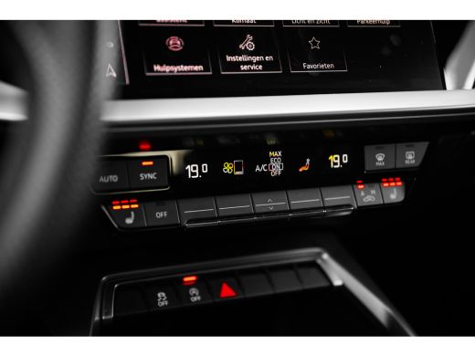 Audi A3 Sportback 30 TFSI 110pk S edition | Stoelverwarming | Ambiente Lichtpakket Plus | Getint Glas ActivLease financial lease