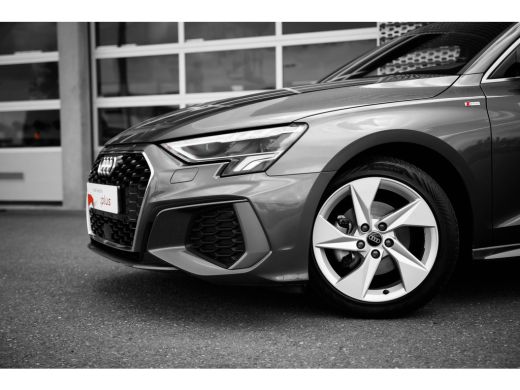 Audi A3 Sportback 30 TFSI 110pk S edition | Stoelverwarming | Ambiente Lichtpakket Plus | Getint Glas ActivLease financial lease