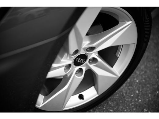 Audi A3 Sportback 30 TFSI 110pk S edition | Stoelverwarming | Ambiente Lichtpakket Plus | Getint Glas ActivLease financial lease