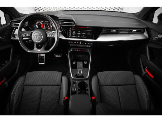 Audi A3 Sportback 30 TFSI 110pk S edition | Stoelverwarming | Ambiente Lichtpakket Plus | Getint Glas ActivLease financial lease