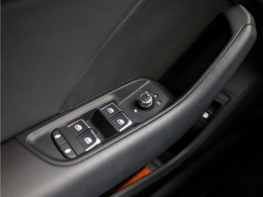 Audi A3 Sportback 40 e-tron S-Line Sport 204Pk Automaat (2X S-LINE, SCHUIFDAK, VIRTUAL COCKPIT, APPLE CAR... ActivLease financial lease