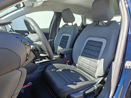Citroën C4 1.2 Hybrid 136 Plus ActivLease financial lease