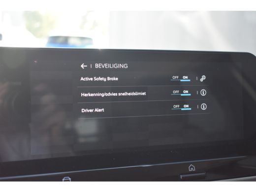 Citroën ë-C4 Feel 50 kWh 3 Fase | Navigatie by App | Cruise Control | Full-LED | DAB+ | Parkeersensoren | Lane... ActivLease financial lease