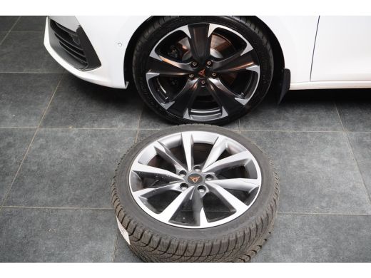 CUPRA Leon Sportstourer 1.4 e-Hybrid 245 pk VZ Performance | Achteruitrijcamera | Apple Carplay/Android Auto|telefooninte... ActivLease financial lease