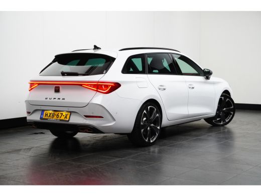 CUPRA Leon Sportstourer 1.4 e-Hybrid 245 pk VZ Performance | Achteruitrijcamera | Apple Carplay/Android Auto|telefooninte... ActivLease financial lease