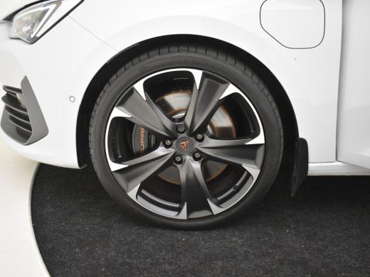 CUPRA Leon Sportstourer 1.4 e-Hybrid VZ Performance 245pk Camera achter | Adaptief cruise control | Navigatie | Park assi... ActivLease financial lease