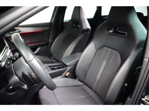 CUPRA Leon Sportstourer 1.4 e-Hybrid VZ Performance 245PK | Lichtmetalen velgen 19" | Trekhaak | ActivLease financial lease