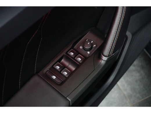 CUPRA Leon Sportstourer 1.4 e-Hybrid VZ Performance 245PK | Lichtmetalen velgen 19" | Trekhaak | ActivLease financial lease