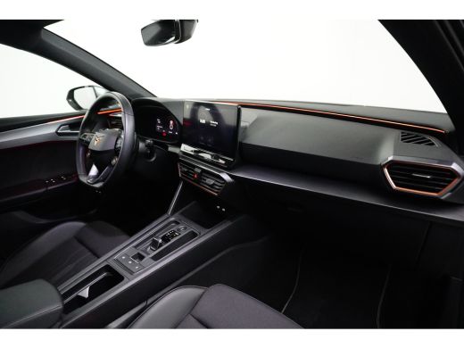 CUPRA Leon Sportstourer 1.4 e-Hybrid VZ Performance 245PK | Lichtmetalen velgen 19" | Trekhaak | ActivLease financial lease