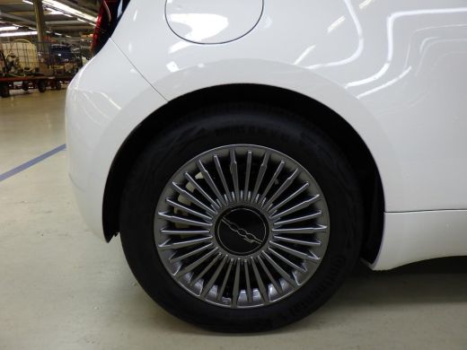 Fiat 500e Urban 42 kWh 3 Fase | Pack Style | Keyless-Start | 17"LMV | Cruise Control | Chrome | !! ActivLease financial lease